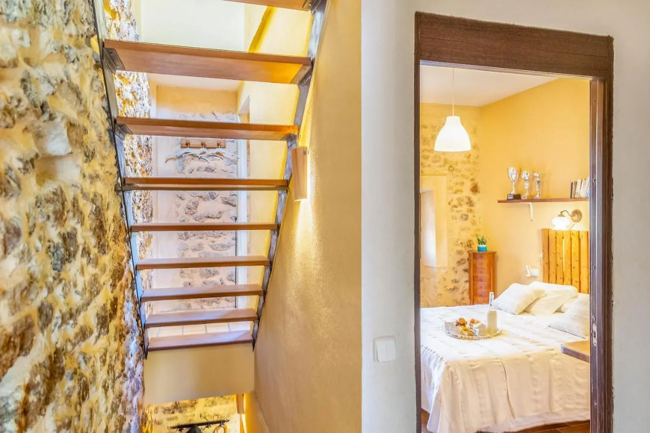 Mallorca Traditional Townhouse 0*, Llubi
