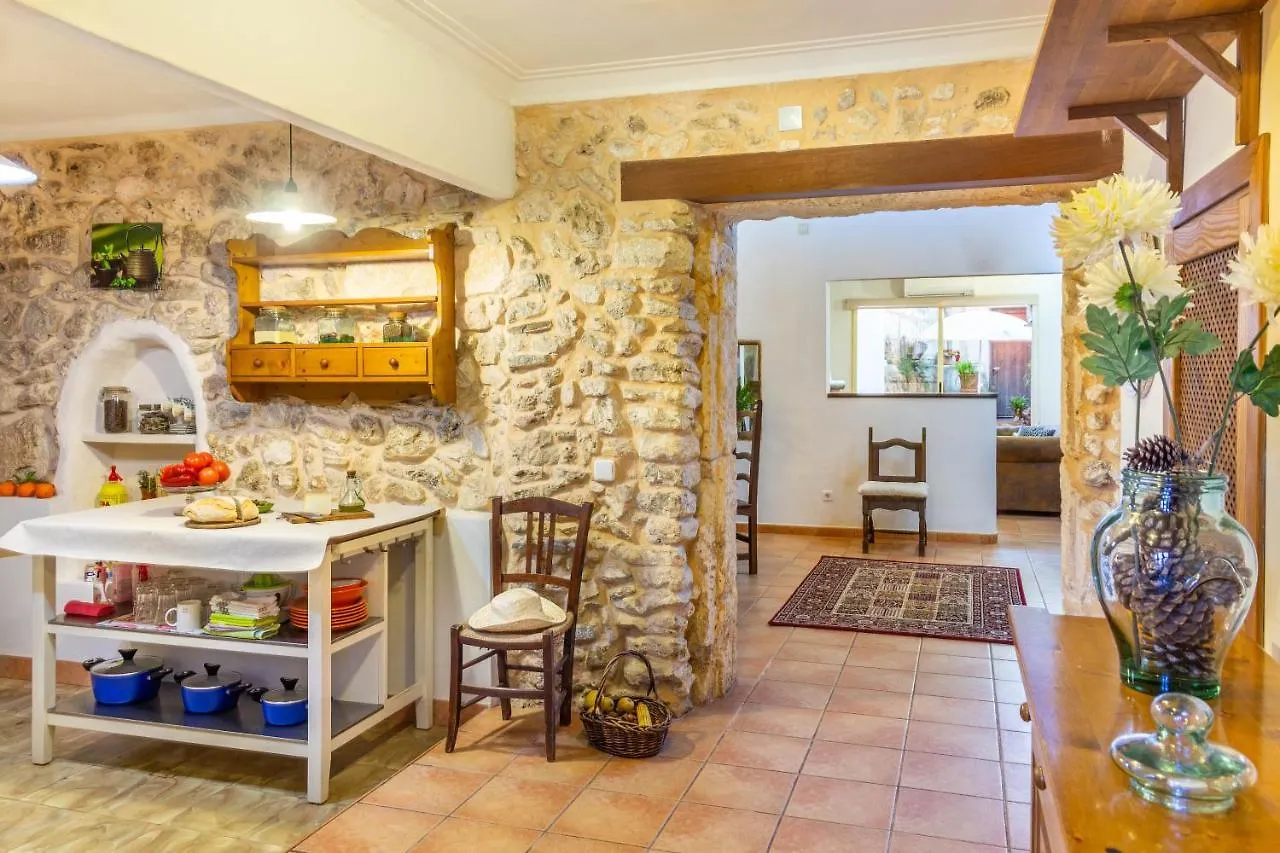 Mallorca Traditional Townhouse Llubi